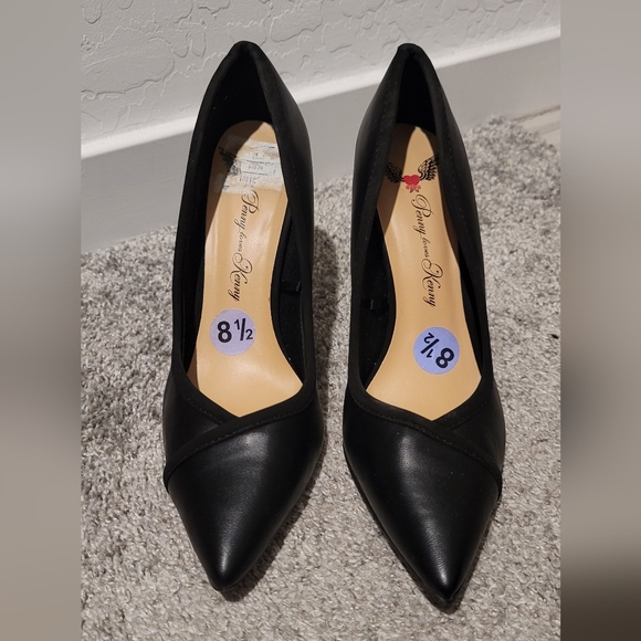 OFFICE CHIC Black Stiletto Pointy Toe Pump - Picture 2 of 4